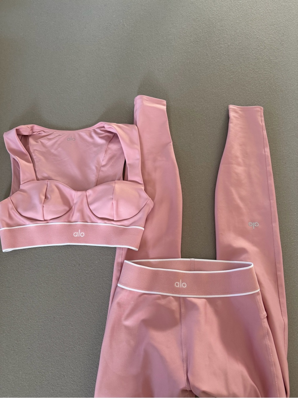 ALO Yoga Pink Sculpted Sports Bra and Leggings Set